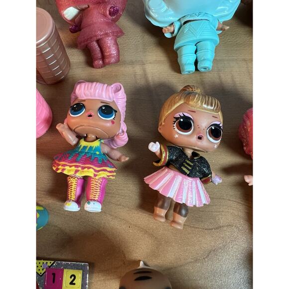 LOL OMG Surprise Mini Dolls Lot With Accessories #T864 - Picture 3 of 12
